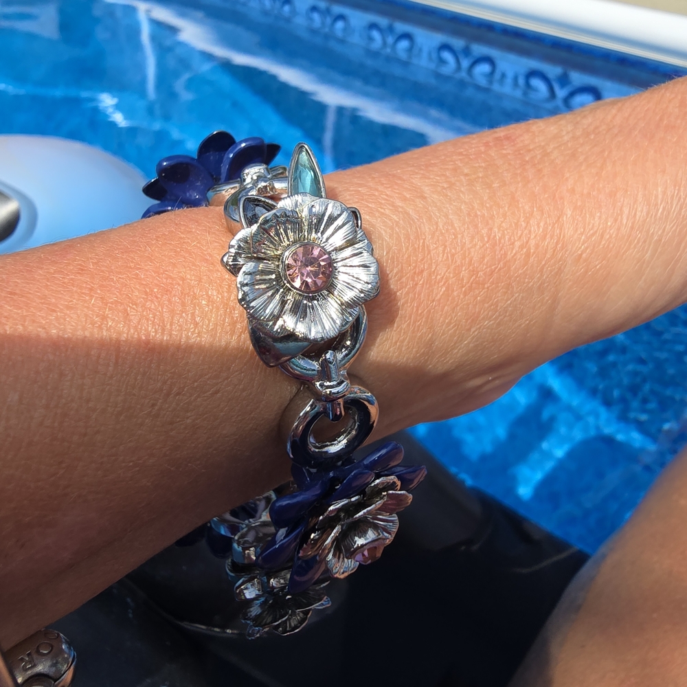 Floral Metal Bracelet - Picture 6 of 10